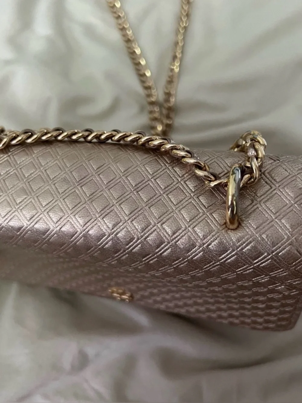 Tory Burch Metallic Quilted Crossbody Bag - Rose Gold